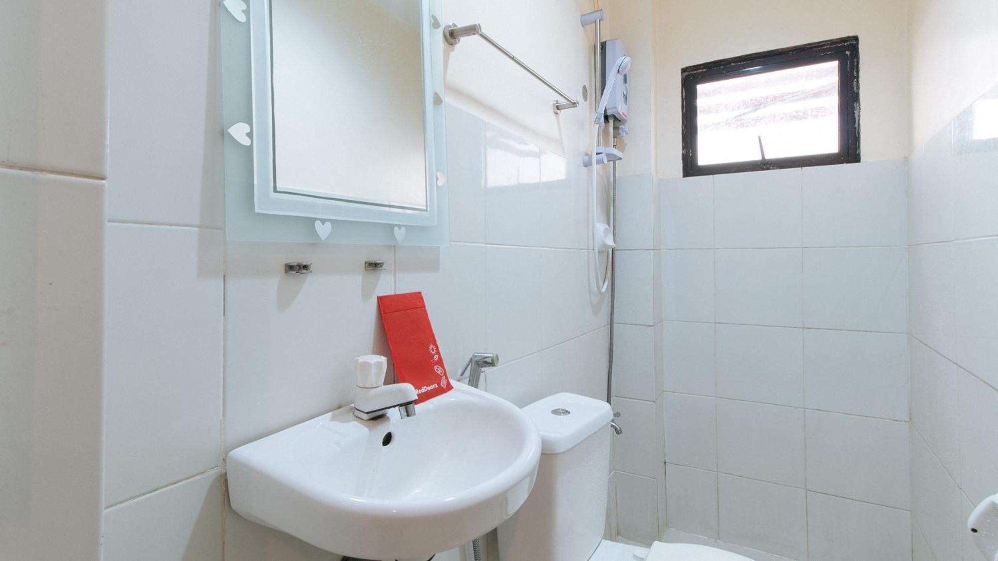 Reddoorz At V-Cat Apartelle Sampaloc Manila Ngoại thất bức ảnh