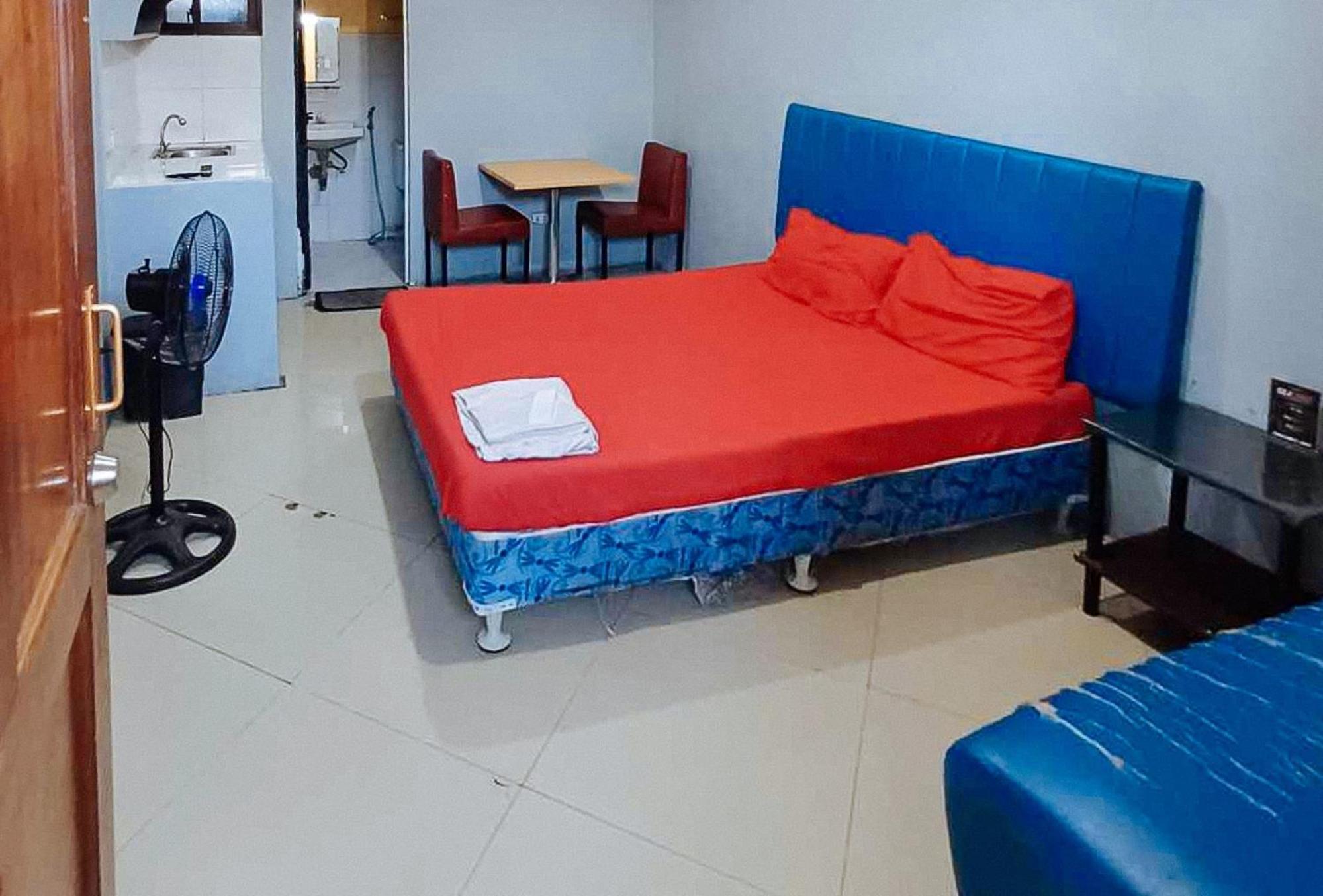 Reddoorz At V-Cat Apartelle Sampaloc Manila Ngoại thất bức ảnh